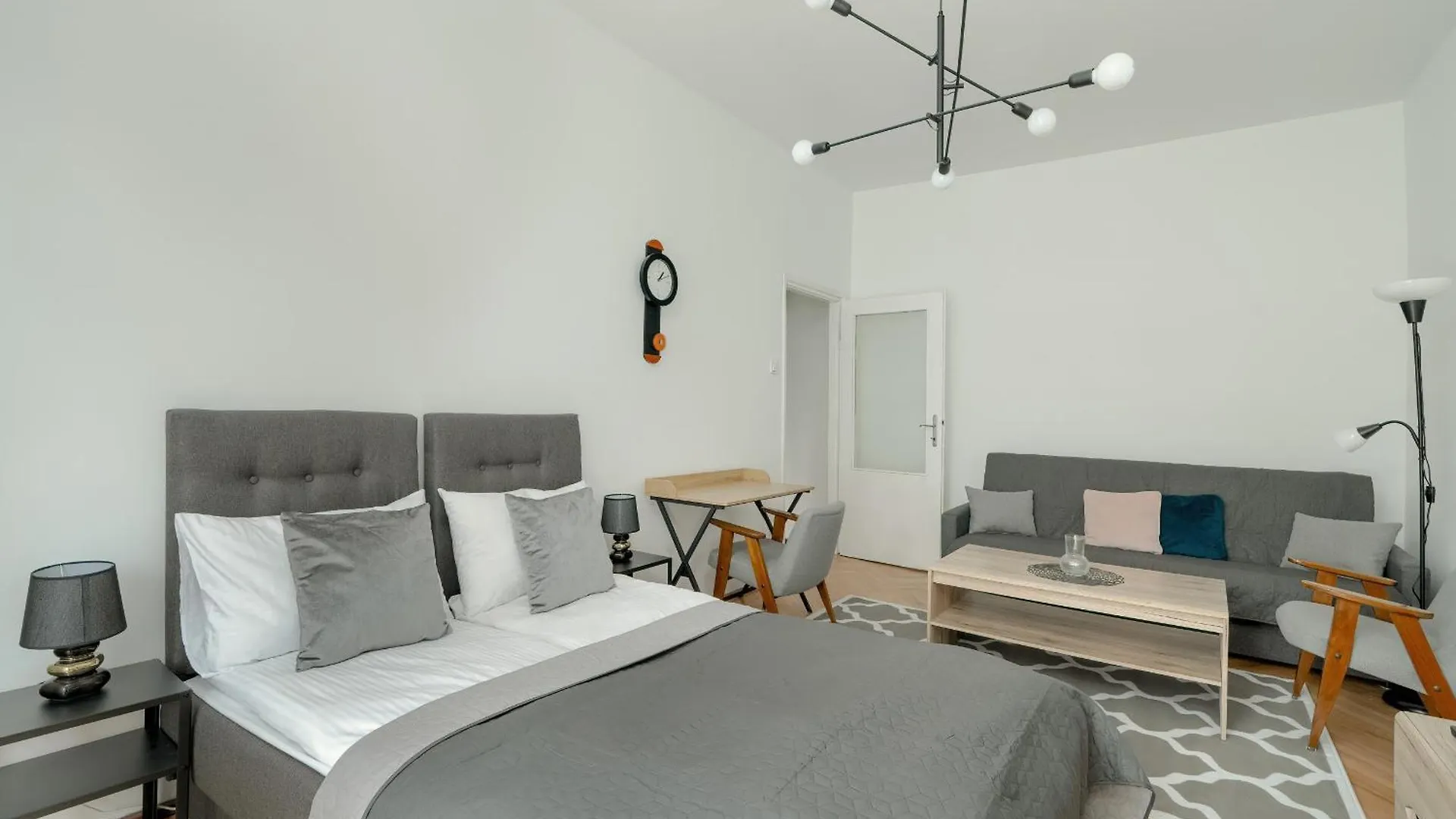 Studio In The Centre Of Poznan With Balcony By Noclegi Renters